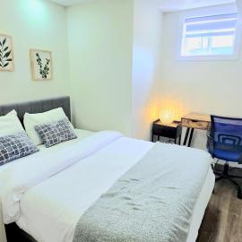 Modern 1BR Suite, Prime Location – hotel w mieście Caledon