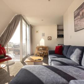 Modern Apartment Opposite Hagley Park with Free Parking