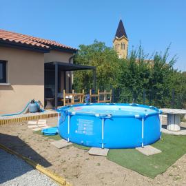 Au cœur des pierres dorées, hotel in Bully