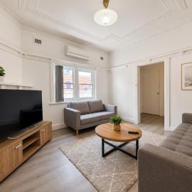 Rare 3BR Parramatta House Walk to CBD Sleeps 8 Aircon Heating BBQ Cricket Pitch