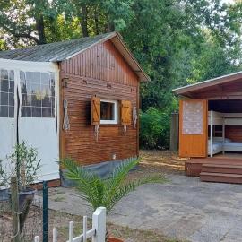 Cozy Stacaravan In La Tremblade, hotelli kohteessa La Tremblade
