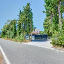 Casa Rural Gulina, хотел в Erroz