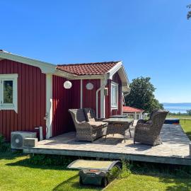 Lovely Home In Habo With House Sea View, Hotel in Habo