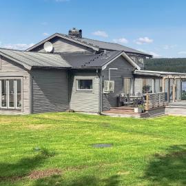 뤽셀레에 위치한 호텔 Nice Home In Lycksele With House Sea View