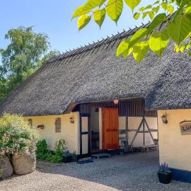 2 Bedroom Cozy Apartment In Svendborg