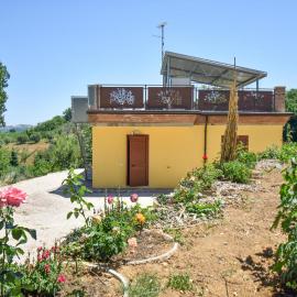 3 Bedroom Amazing Home In Bisenti