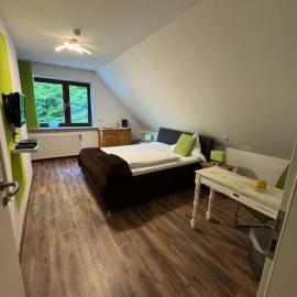 ManusFaktur Waldcafé und Hotel, hotelli kohteessa Nordhastedt