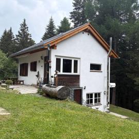 Bergluftwohnung Zirbenzapfen, hotel a Judenburg