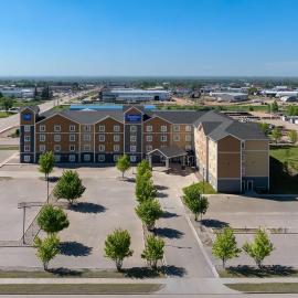 Travelodge Suites by Wyndham Estevan, hotel in Estevan