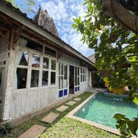 Sarini Joglo Villa by Manara, hotell i Blahbatu