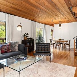 Spacious 3BR 2BA Topanga Canyon Retreat with Views Decks and Nature، فندق في Topanga