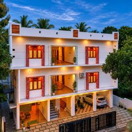 De Waves Varkala by VOYE HOMES - Just 1 Km from Varkala Cliff and Beach: Varkala şehrinde bir otel