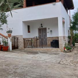 La Casa Del Nonno, hotel v destinácii Ischitella