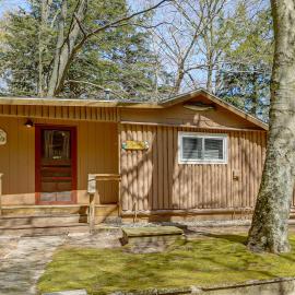 2 Cabins on Hamlin Lake Available w/ Boat Slip