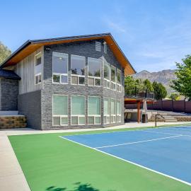 Hot Tub, Game Room, Putting Green! Ogden Oasis, hotel en Ogden