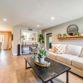 Condo w/ Pool, Near Trails & Old Town Scottsdale!