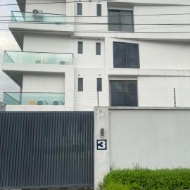 The Abode, hotel in Lekki Phase 1