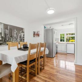 Comfortable 3 bed house near Bedgrove park