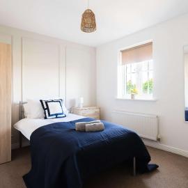 Spacious 6BR Home in Worksop Sleeps 6 Parking