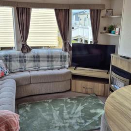 2 Bed Caravan - Sleeps 4 - Free Parking