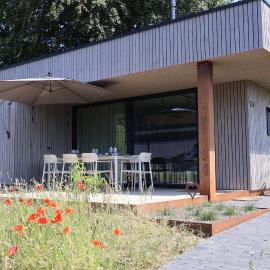 Nature Lake Village – Villa Homely n°24 – 8 personnes avec jacuzzi, hotel v destinácii Bullange
