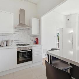 Madeley Oak, hotel in Ealing