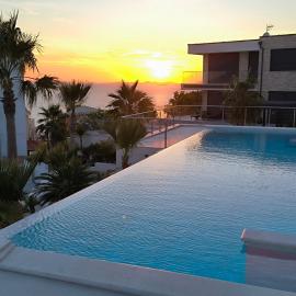 Apartments Sunhill Lavender، فندق في بريموستين