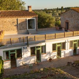 Apartamento luminoso con jardín privado, hotel em Cantallops