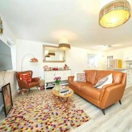 1 Bed Apartment Sleeps 2 -Free Parking -WiFi & Tv, hotel in Sutton Coldfield