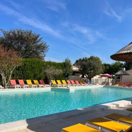 Camping Pegomas, hotel in Saint-Rémy-de-Provence