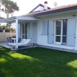 Spaziosa villa con ampio giardino indipendente, hotel in Lido delle Nazioni