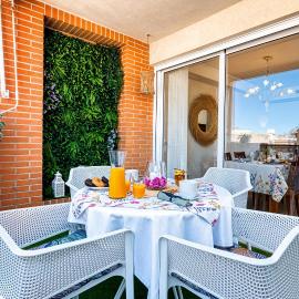 Stunning Duplex with Terrace, Near Cullera Beaches, Air Con, Fast WiFi and Free Parking