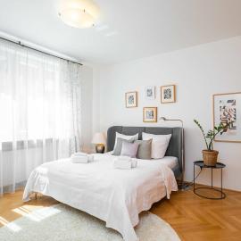 Modern Apartment - Walk to Main Station, hotel a Bratislava