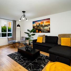 Spacious 4Bed House, 3 Baths, Parking, Sleeps 7، فندق في إدنبرة