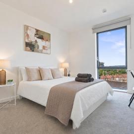 Wembley Getaway - Balcony - Sleeps 8