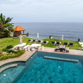 Seaside Oceana Suites by Mahaprana, hotell sihtkohas Tejakula