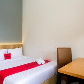 RedDoorz Near Simpang Lima Semarang