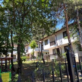 Вили Боров рай, hotel a Tsarevo