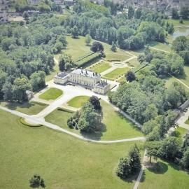 Les dépendances du château de Craon, hotel a Craon