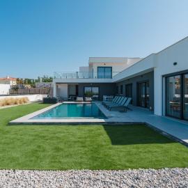 Villa Locki with jacuzzi, private pool and sea view, hotel u gradu Lorinja