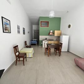 Desiree Apartment، فندق في Trinitapoli