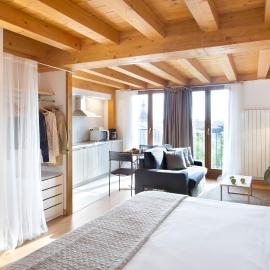 La Casa De Santa María ESTUDIOS, hotel in Vitoria-Gasteiz