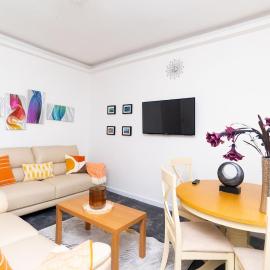 Clifton Apartments - Spacious home close to City