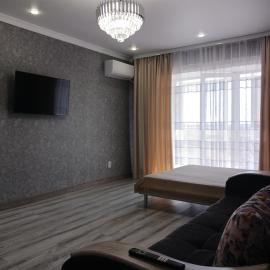квартира в новом ЖК АсемКала по Муканова, hotel i Karaganda