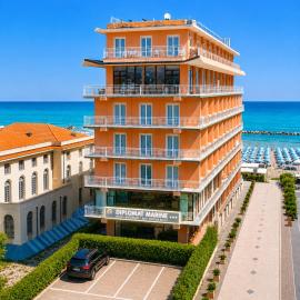 Diplomat Marine SeaFront Hotel, hotell sihtkohas Cattolica