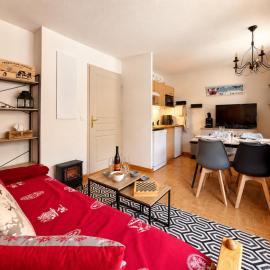 Appartement cosy au pied des pistes avec piscine et animaux admis