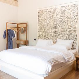 Cozy Detached Room, Pool and Garden Access