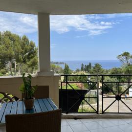 Cap Esterél 2 pièces vue mer et piscines, hotel in Saint-Raphaël