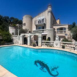 Chez Antoinette et Jo, hotel v destinaci Drap