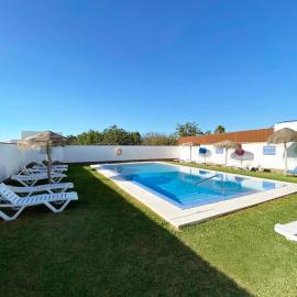 Apartamentos La Viña, hotel in Conil de la Frontera